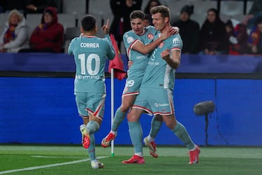 El noruego vuelve a marcar en el descuento. Lino se la cedió para empujarla y Szczesny la tocó, pero no pudo sacarla.