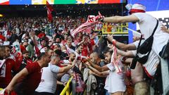 Pelea entre hooligans de Turquía y Georgia