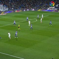 Vinicius clave en el gol de Benzema: inició el 1-0 con este pase genial