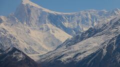 Spantik, pico en Pakistán, nevado.