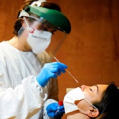 "Fábricas de variantes", el riesgo de las personas no vacunadas de la COVID-19