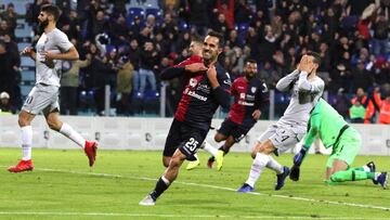 Marco Sau celebra el gol del empate.