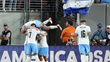 Uruguay's midfielder #15 Federico Valverde celebrates with teammates after scoring a goal during the Conmebol 2024 Copa America tournament group C football match between Uruguay and Bolivia at MetLife Stadium in East Rutherford, New Jersey, on June 27, 2024 (Photo by CHARLY TRIBALLEAU / AFP)