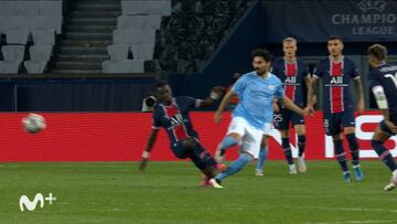 Es una brutalidad: la entrada de roja de Gueye sobre Gündogan