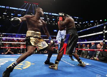 El boxeador estadounidense retuvo el título mundial de los pesados del Consejo Mundial en el primer asalto a los 2 minutos 59 segundos dejando KO al haitiano-canadiense.