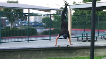 Madars Apse en el ender de su parte de skate 'Domino' de DC.