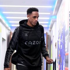 Futuro de Mina en Everton está en duda, llega Tarkowski