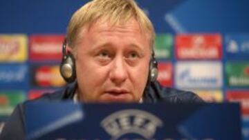 Aleksandr Yermakovich, entrenador del BATE Borisov, en la rueda de prensa previa al encuentro de Champions League contra el F.C. Barcelona en el Camp Nou.