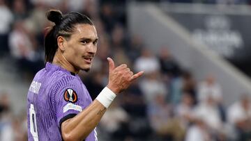 Darwin N迆?ez, jugador del Liverpool, celebra el gol anotado ante el LASK en Europa League.