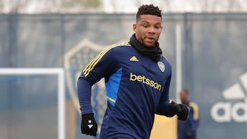 Frank Fabra en entrenamiento de Boca Juniors