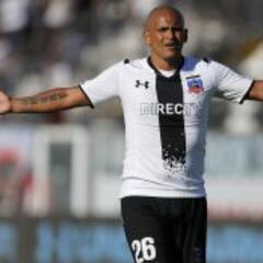 Suazo se nacionaliza mexicano y dos clubes buscan contratarlo