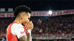 Wilson Morelo en un partido de Independiente Santa Fe.