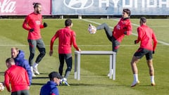 Jo&atilde;o F&eacute;lix, Felipe, Cunha y Lodi en la sesi&oacute;n del Atl&eacute;tico antes de viajar a Oporto, donde debe ganar y rezar. 