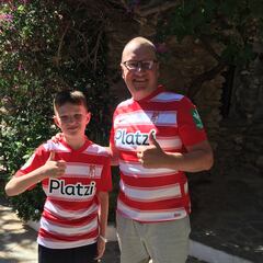 El detalle de Karanka con un seguidor del Boro en Granada