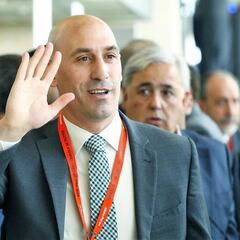 La RFEF adelantará dinero y tramitará las ayudas de Universo Mujer al fútbol femenino