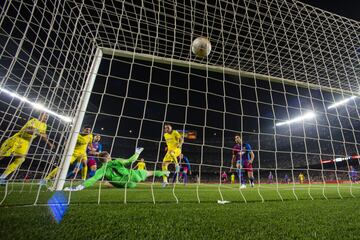  0-1. Lucas Pérez marca el primer gol.