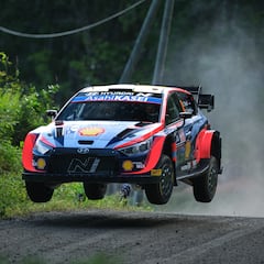 Ott Tanak impone su ley en los bosques finlandeses