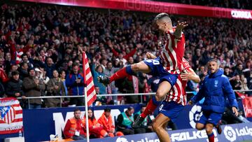 1-0. Ángel Correa celebra el gol qye anota en el minuto 85 de partido.