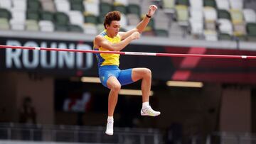 EVE4263. TOKIO (JAP&Oacute;N), 31/07/2021.- Armand Duplantis de Suecia compite en el grupo B de salto con p&eacute;rtiga masculino por los Juegos Ol&iacute;mpicos 2020, este s&aacute;bado en el Estadio Ol&iacute;mpico de Tokio (Jap&oacute;n). EFE/ Juan Ignacio Roncoroni