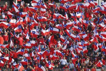 Espectacular ambiente en el Monumental para el Chile-Ecuador