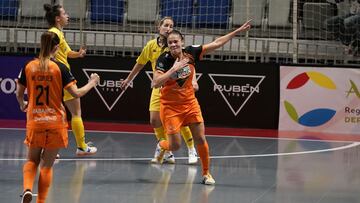 Las jugadoras del Burela celebran un gol en la Copa de la Reina.