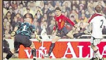 <b>ÚNICA SOLUCIÓN.</b> Para ver así los partidos de España en el Mundial, deberá tener un televisor como éste.