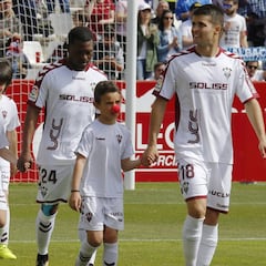 El Albacete, acompañado por más de 200 fans en Pamplona