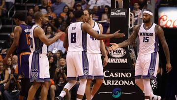 PHOENIX, AZ - OCTOBER 26: DeMarcus Cousins #15 (R) of the Sacramento Kings high fives Rudy Gay #8 after scoring against the Phoenix Suns during the second half of the NBA game at Talking Stick Resort Arena on October 26, 2016 in Phoenix, Arizona. The Kings defeated the Suns 113-94. NOTE TO USER: User expressly acknowledges and agrees that, by downloading and or using this photograph, User is consenting to the terms and conditions of the Getty Images License Agreement. Christian Petersen/Getty Images/AFP
== FOR NEWSPAPERS, INTERNET, TELCOS & TELEVISION USE ONLY ==