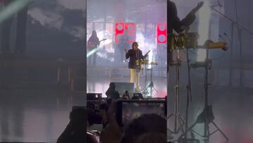Vídeo: Acusan a León Larregui de hacer playback tras concierto en Querétaro