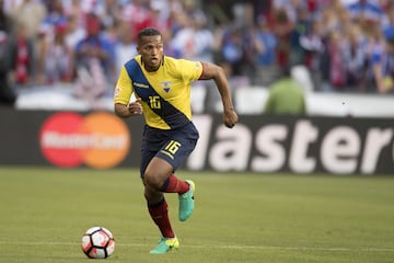 El histórico jugador de Manchester United debutará en la Liga Mx con los Gallos. Su último club fue la Liga de Quito en su país natal.