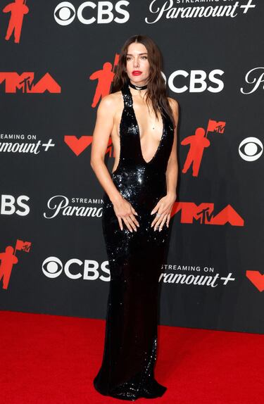 Valentina posa en la alfombra roja de los MTV Video Music Awards.