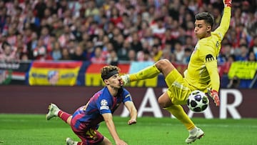 Fantástica parada de Juan Musso al remate de Fermín que recibe de manera fortuita los tacos de la bota del portero Atlético.