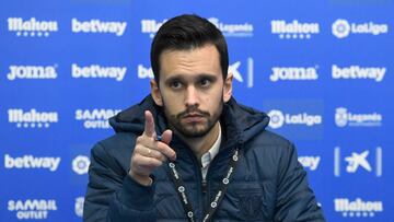 Dani Abanda durante una conferencia de prensa.