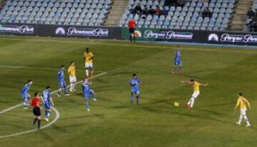 2-1. Arbilla anotó el primer tanto perico.