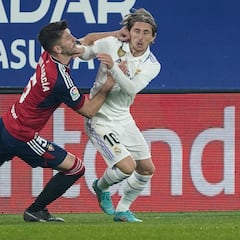 Vinicius keeps Real Madrid’s sights focused on Barcelona