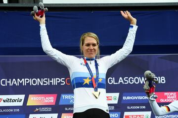 La ciclista neerlandesa del equipo Trek-Segafredo desde 2019 es una de las candidatas al Tour. Ha sido seis veces Campeona Mundial en ruta (2013 y 2021 individual y 2012, 2013, 2016 y 2017 por equipos) y en 2008 fue Campeona Mundial en pista. Adem芍s, entre 2016 y 2019 fue Campeona Europea en ruta en la modalidad contrarreloj y particip車 en los Juegos Ol赤mpicos de Londres 2012 en los que qued車 octava, y en R赤o 2016 qued車 cuarta.