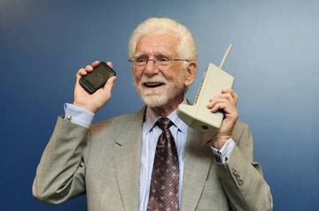 Martin Cooper, el pap&aacute; del tel&eacute;fono m&oacute;vil con el primer terminal de la historia