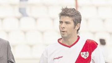 <b>RECAMBIO. </b>Coke reemplazará al sancionado Tébar en la medular rayista.