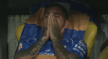 Volvió al fútbol chileno como fichaje estrella, no ha rendido y ahora dejó la cancha llorando: duro momento