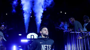 Totalmente superado por las circunstancias, Ben Simmons ha tenido un inicio de curso nefasto y est¨¢ muy lejos de ser el jugador que en su d¨ªa fue.