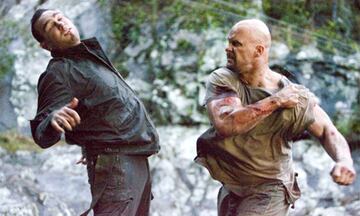 Steve Austin, mejor conocido como Stone Cold, estuvo en la primera entrega de la película Los Indestructibles al lado de Sylvester Stallone.