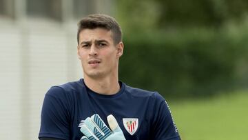 Kepa Arrizabalaga, al margen.