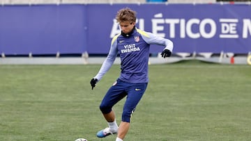 Barrios, en un entrenamiento del Atlético.