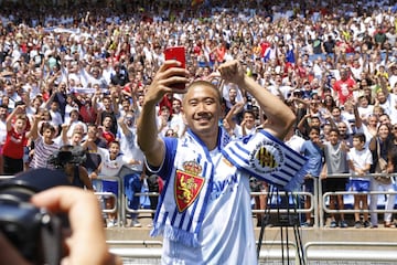 El futbolista japonés, exjugador del Dortmund, lucirá el dorsal 23 a la espalda con el Real Zaragoza.