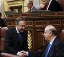 Frío saludo en el Congreso entre Florentino y Del Bosque