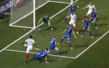 Marcus Rashford posed Iceland some danger down the left at the end