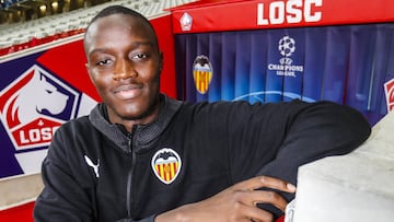 Diakhaby, que posó para AS en Lille, es uno de los cinco franceses de la plantilla che (Kondogbia, Coquelin, Gameiro y Mangala).