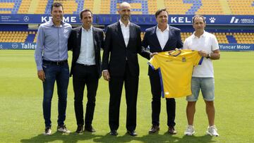 Cristóbal Parralo con David Navarro en la presentación.