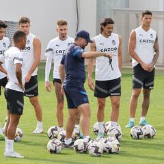 Notthingam Forest, Leuven y Clermont, rivales del Valencia en diciembre