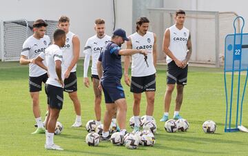 Hugo Duro, Marcos André y, entre otros, Cavani. 

